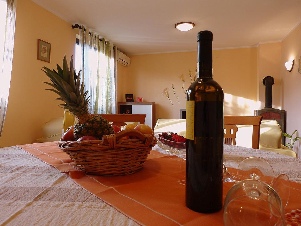 Apartment Oliva Pula Exterior photo