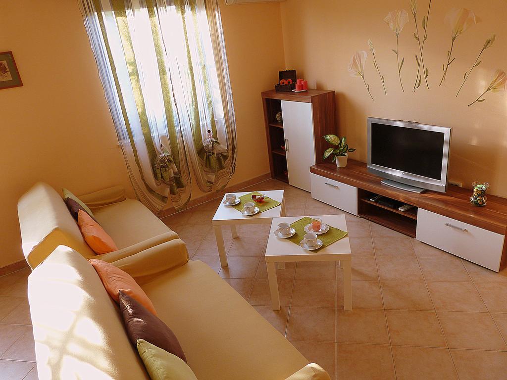 Apartment Oliva Pula Exterior photo